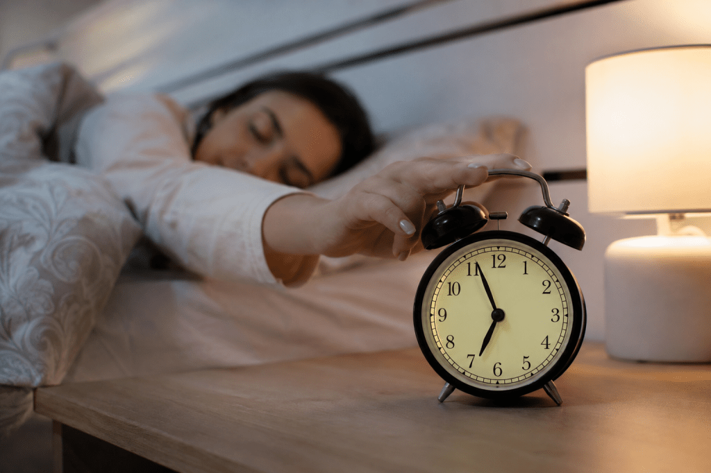 Perché ci svegliamo pochi minuti prima della sveglia? Il sorprendente lavoro del nostro orologio&nbsp;biologico