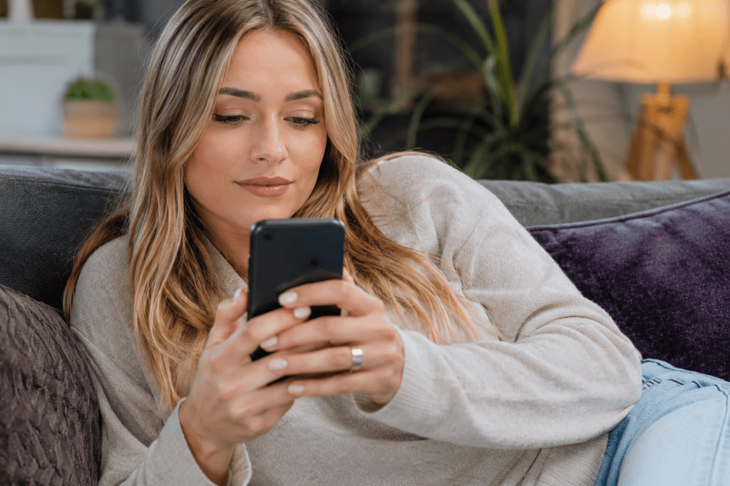 “Passiamo quasi tre ore al giorno sullo smartphone: ecco cosa rivelano i nuovi&nbsp;dati”