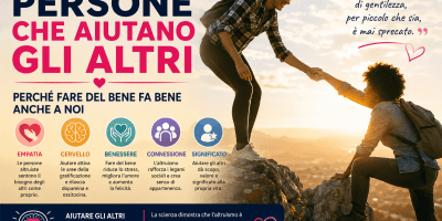 Due persone si aiutano a vicenda durante un'escursione in montagna al tramonto. L'immagine rappresenta solidarietà, empatia, altruismo e il valore psicologico dell'aiutare gli altri.