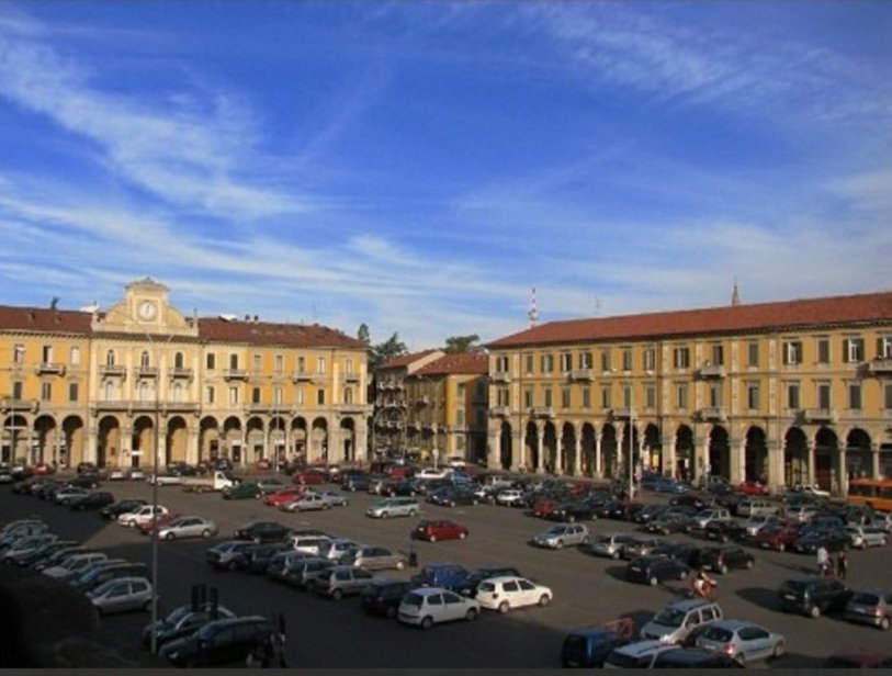Piazza Garibaldi cambia volto: il parcheggio sarà diviso in due da un nuovo percorso pedonale&nbsp;protetto