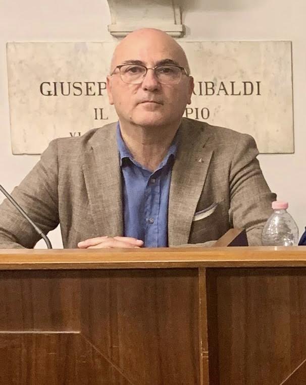 Fabrizio Priano, consigliere comunale di Alessandria, durante una seduta istituzionale.