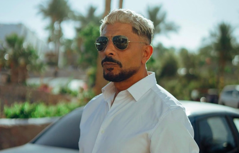 Armando Badawy a Sharm el Sheikh durante un servizio fotografico legato alla sua candidatura al Grande Fratello VIP.