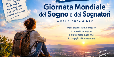 Giornata Mondiale del Sogno e dei Sognatori, 25 settembre, persona davanti all’orizzonte al sorgere del sole.