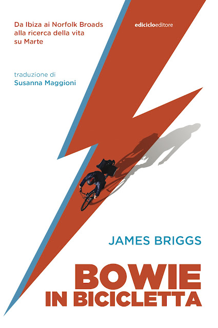 Copertina del libro Bowie in bicicletta di James Briggs, pubblicato da Ediciclo Editore, dedicato a un viaggio europeo sulle tracce di David Bowie.